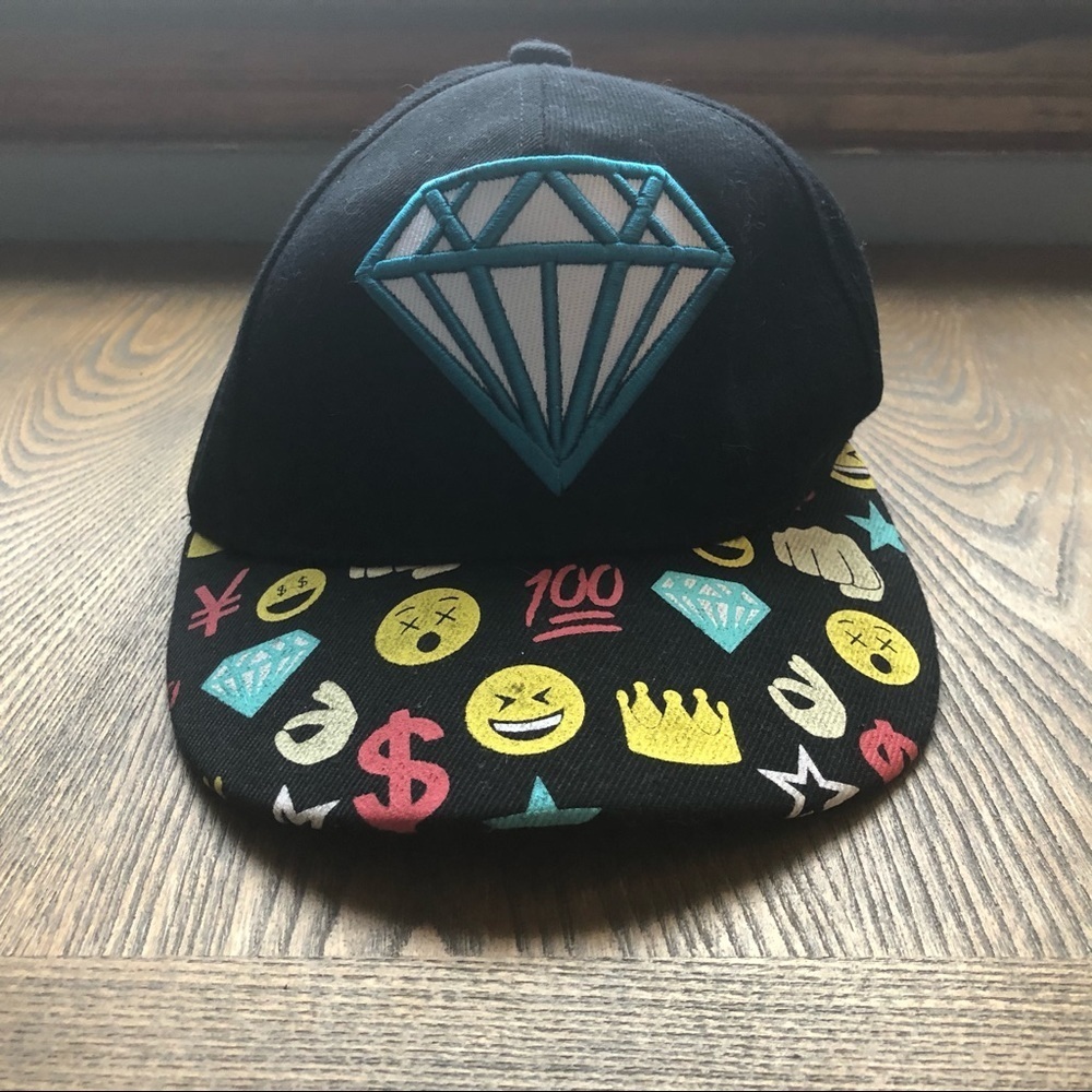 🎄 UK snap back diamond  emoji baseball cap
